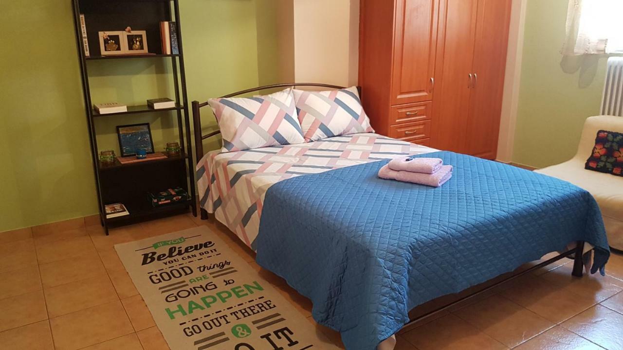 דירות Mesolóngion Cozy Loft מראה חיצוני תמונה