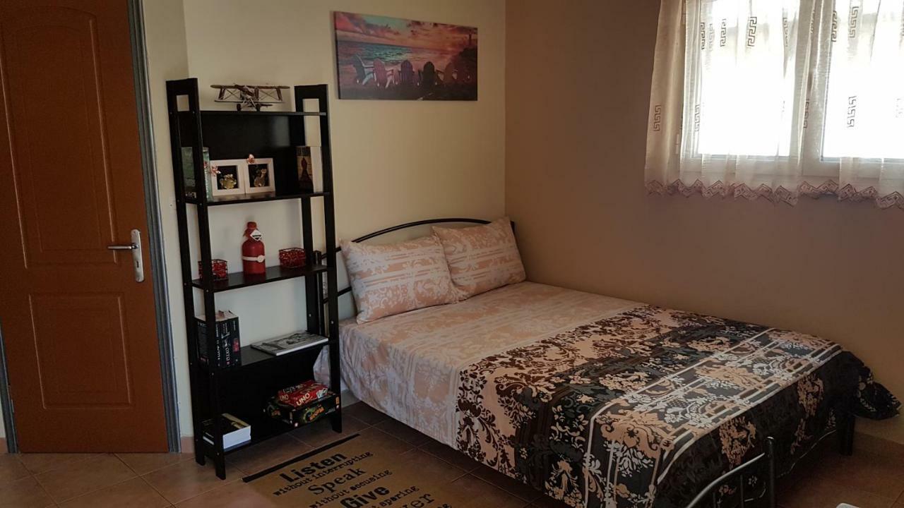 דירות Mesolóngion Cozy Loft מראה חיצוני תמונה
