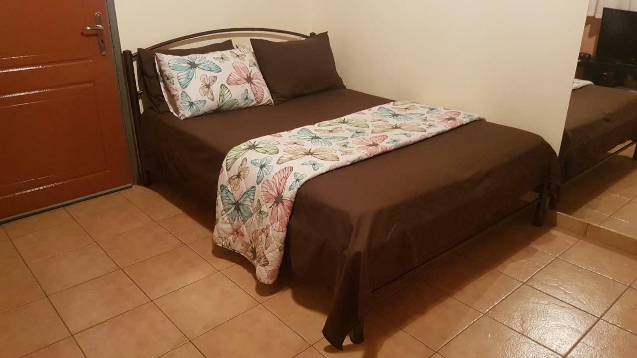 דירות Mesolóngion Cozy Loft מראה חיצוני תמונה