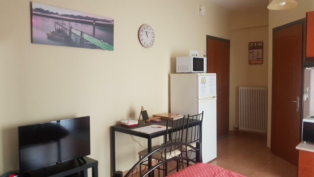 דירות Mesolóngion Cozy Loft מראה חיצוני תמונה